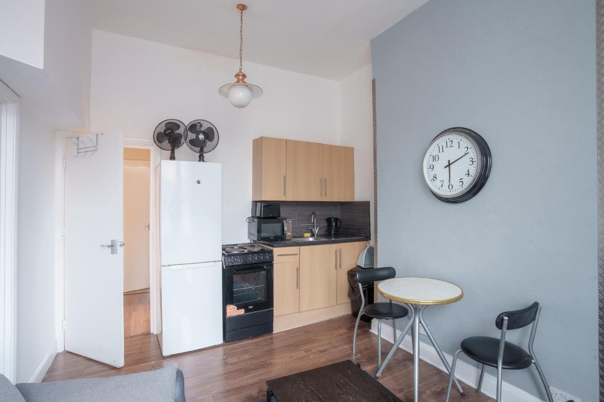 2 Bedroom In * London