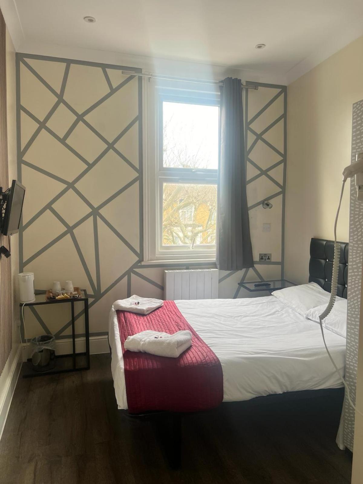 Hotel Saba And 3*