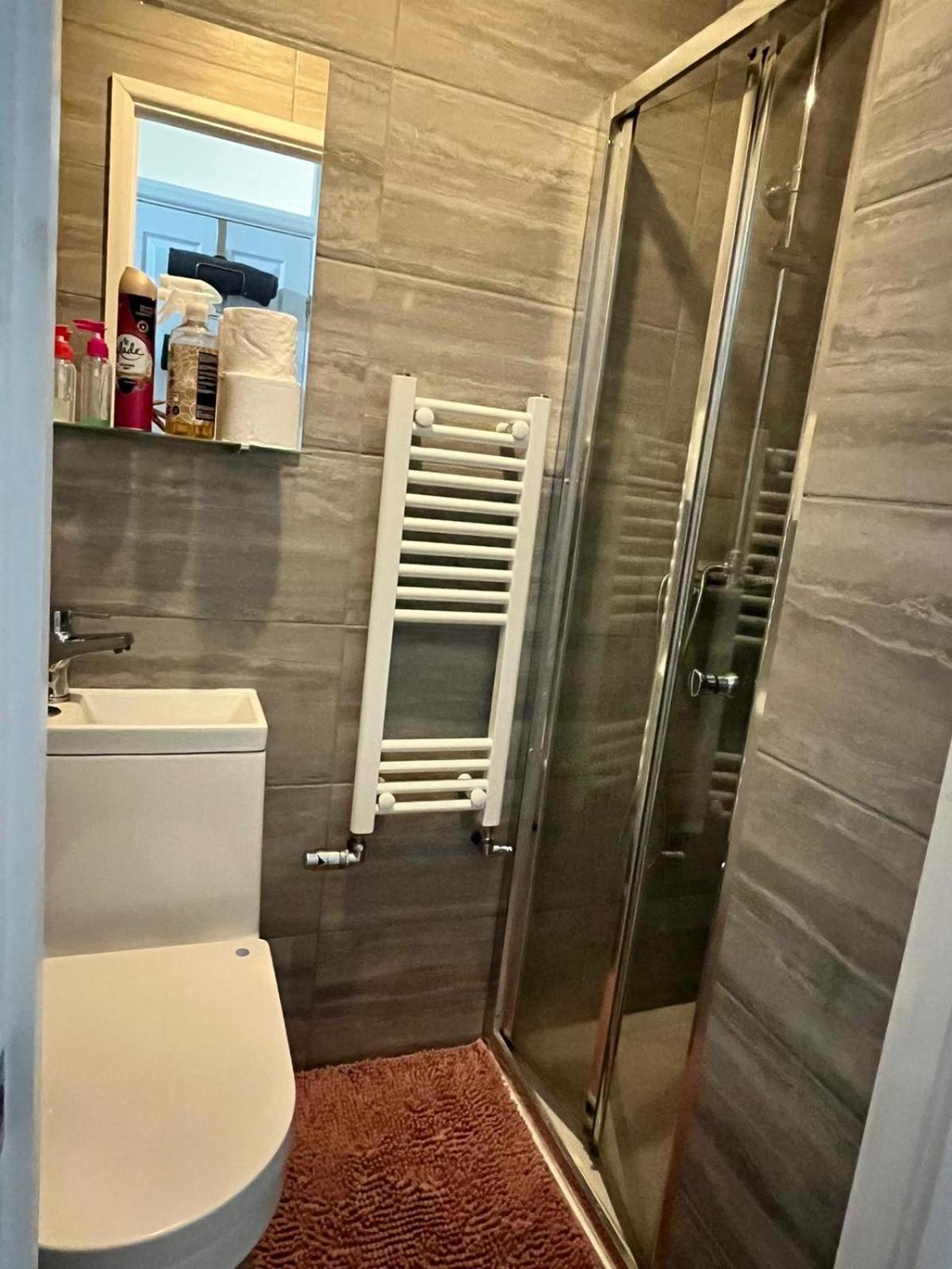 Guest house Away London
