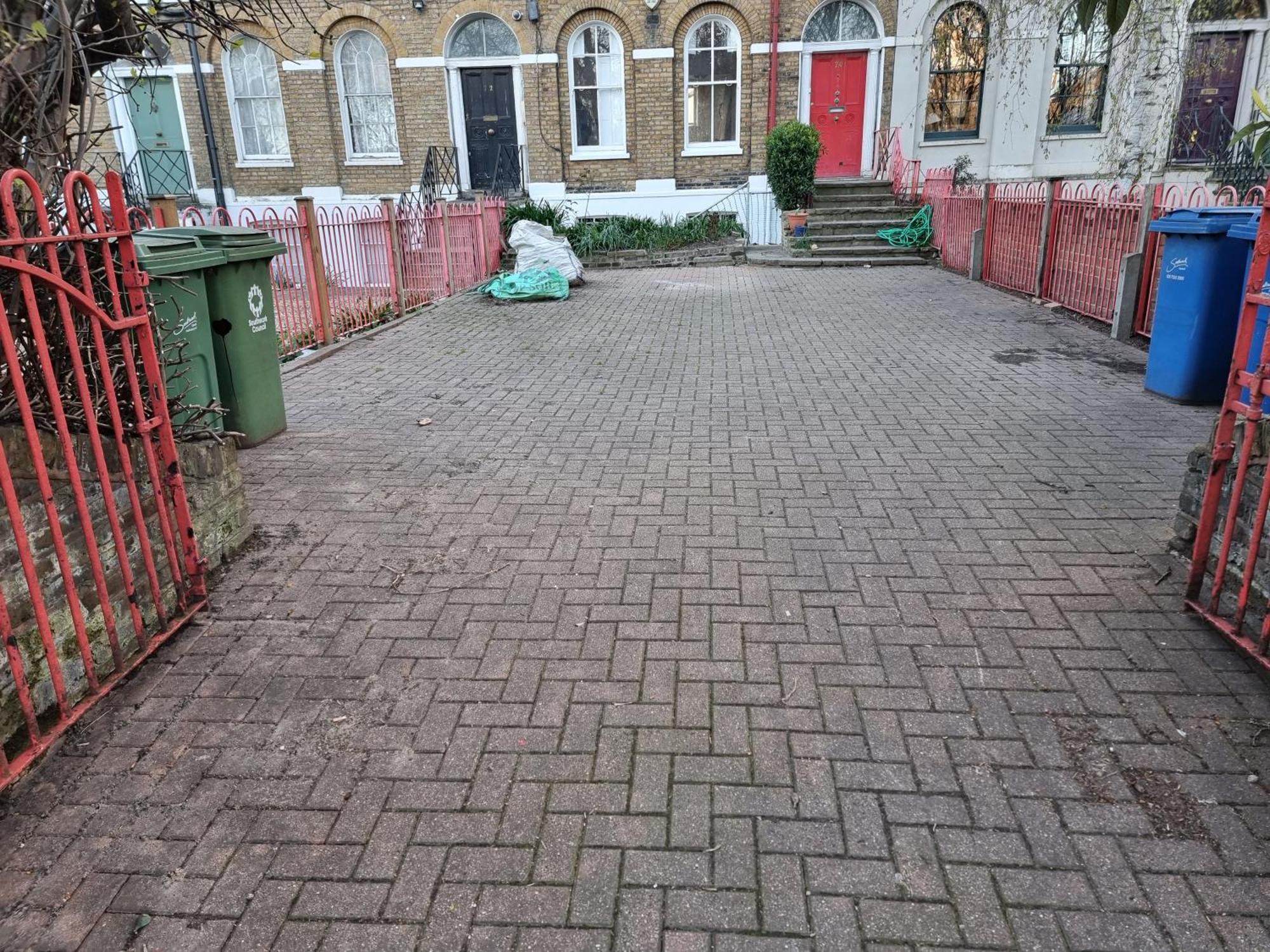 Entire Ground Floor Flat, Free Off-street Parking And Large Garden Apartment London