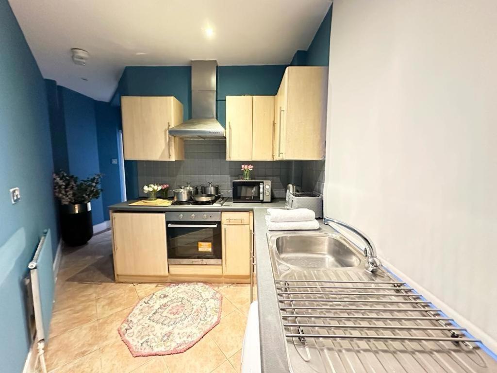 Apartment Lovely One Bedroom London