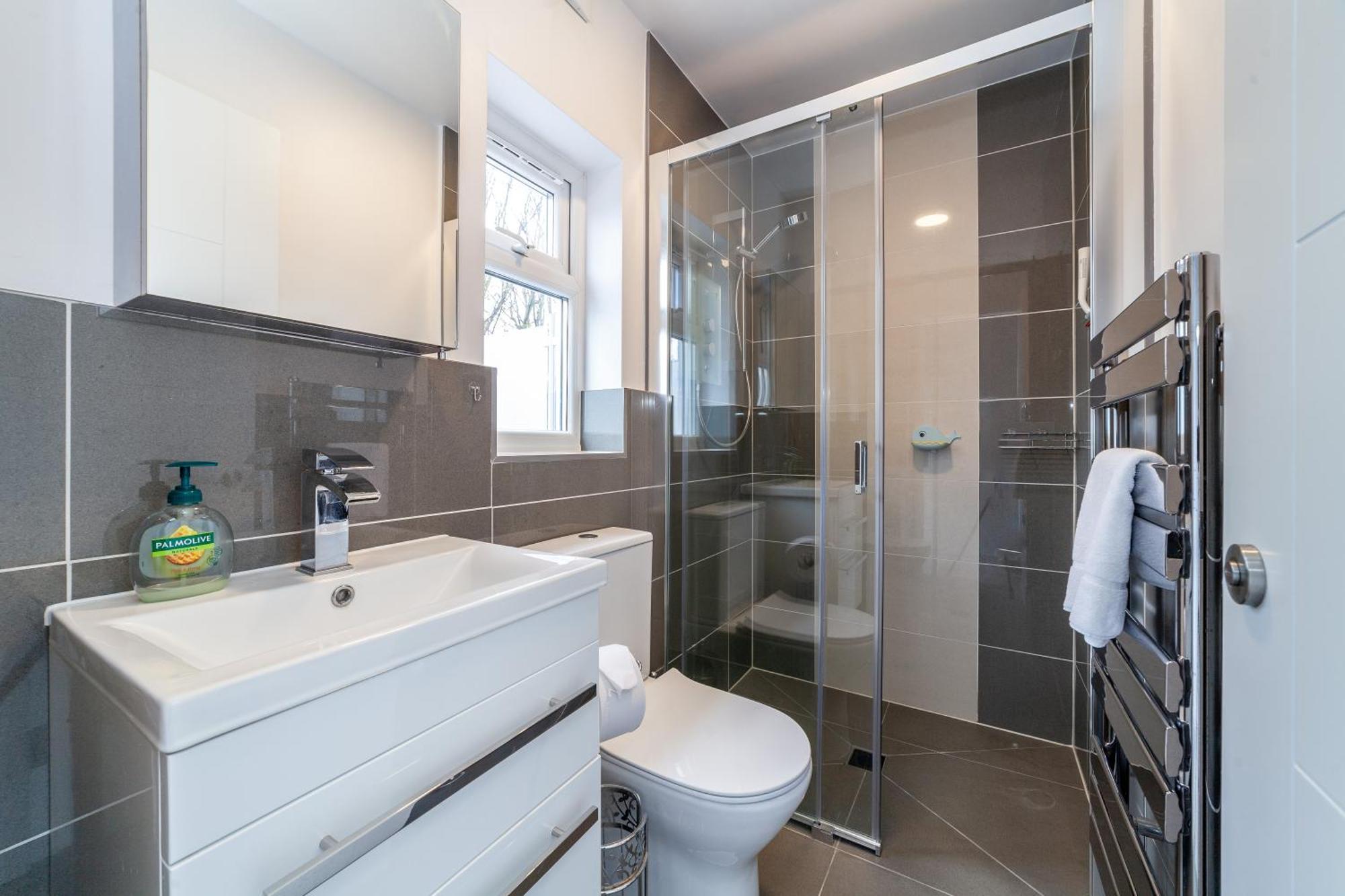 Apartment Charming New 1br Flat Wterrace, Shepherd's Bush