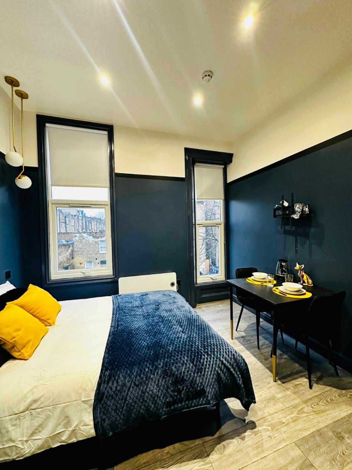 Gasthof 39 Blue House Luxury Ensuite Ideal For Tourists London