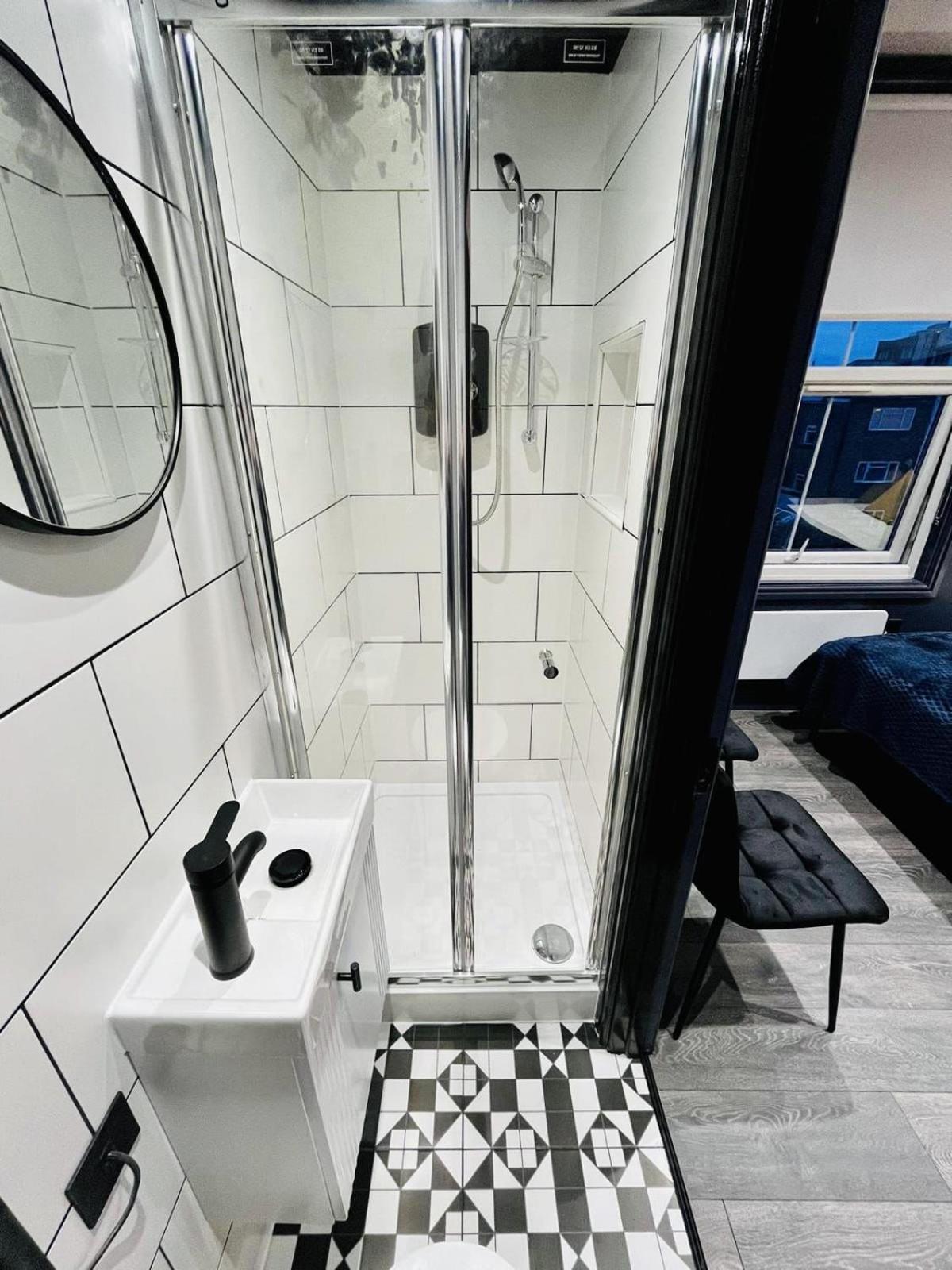 39 Blue House Luxury Ensuite Ideal For Tourists Londres