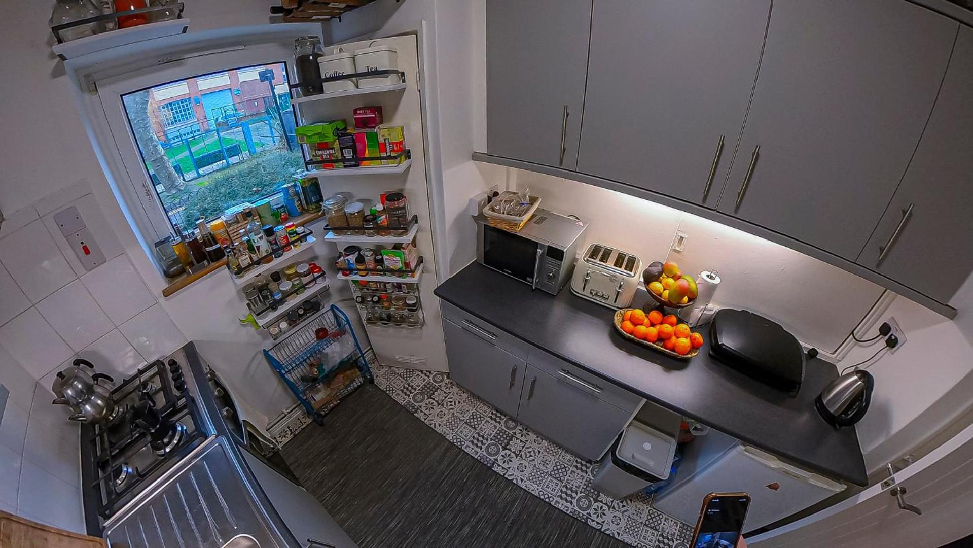 Centrally Located Comfortable In Homestay London