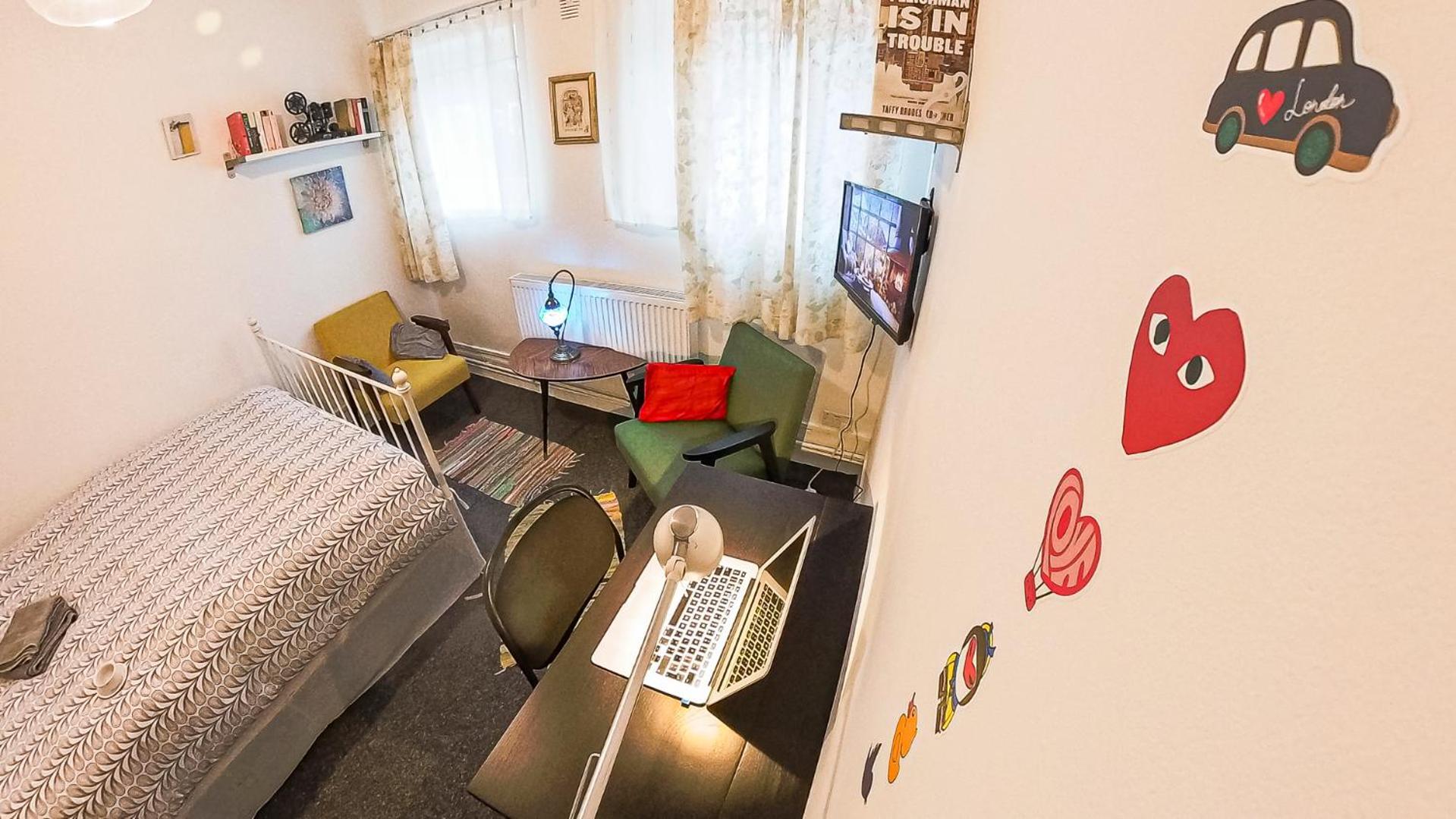 Homestay Centrally Located Comfortable In *