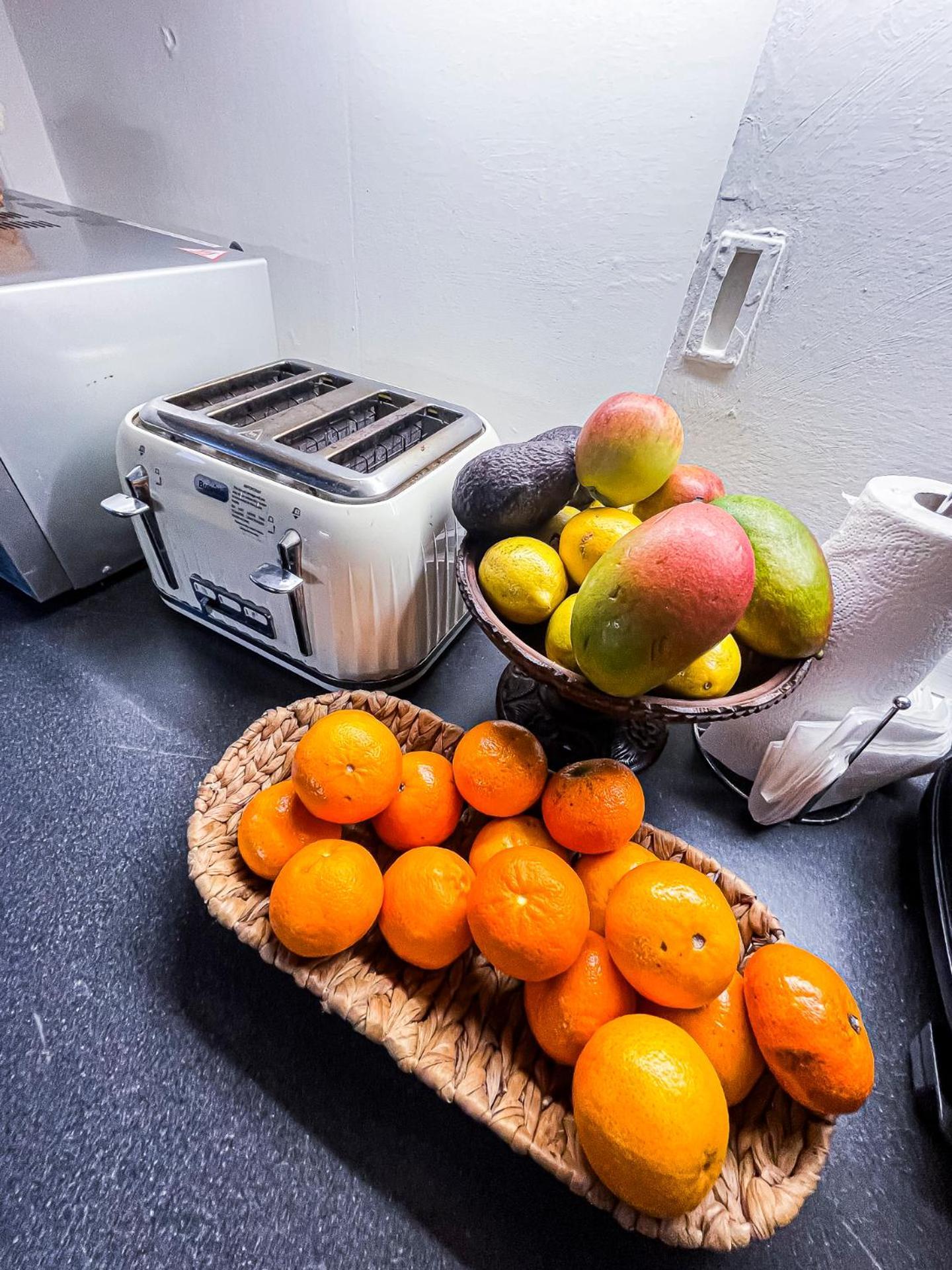 Centrally Located Comfortable In Homestay London
