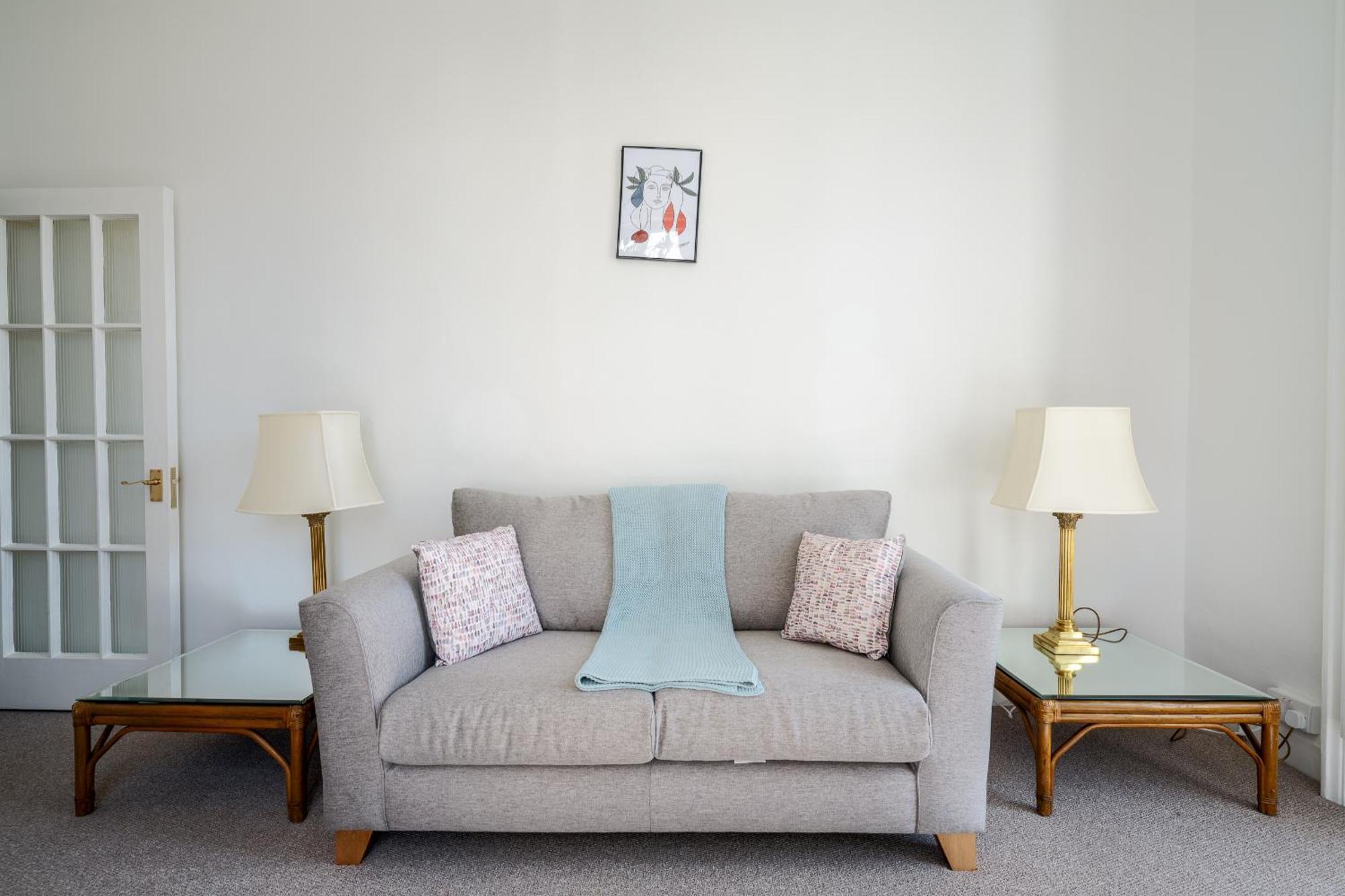 Luxury & Stylist Near Victoria Apartment London