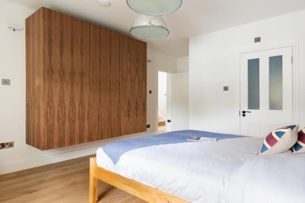 Stunning Views, Floor Flat