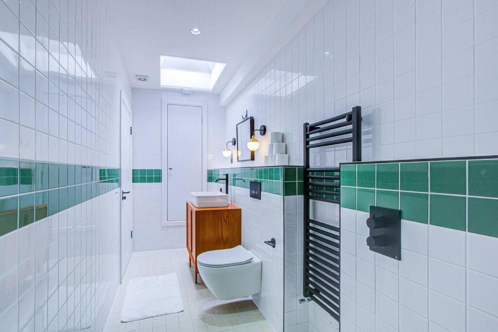 Bright And Airy 1br Unit Near Queen's Park Apartment *