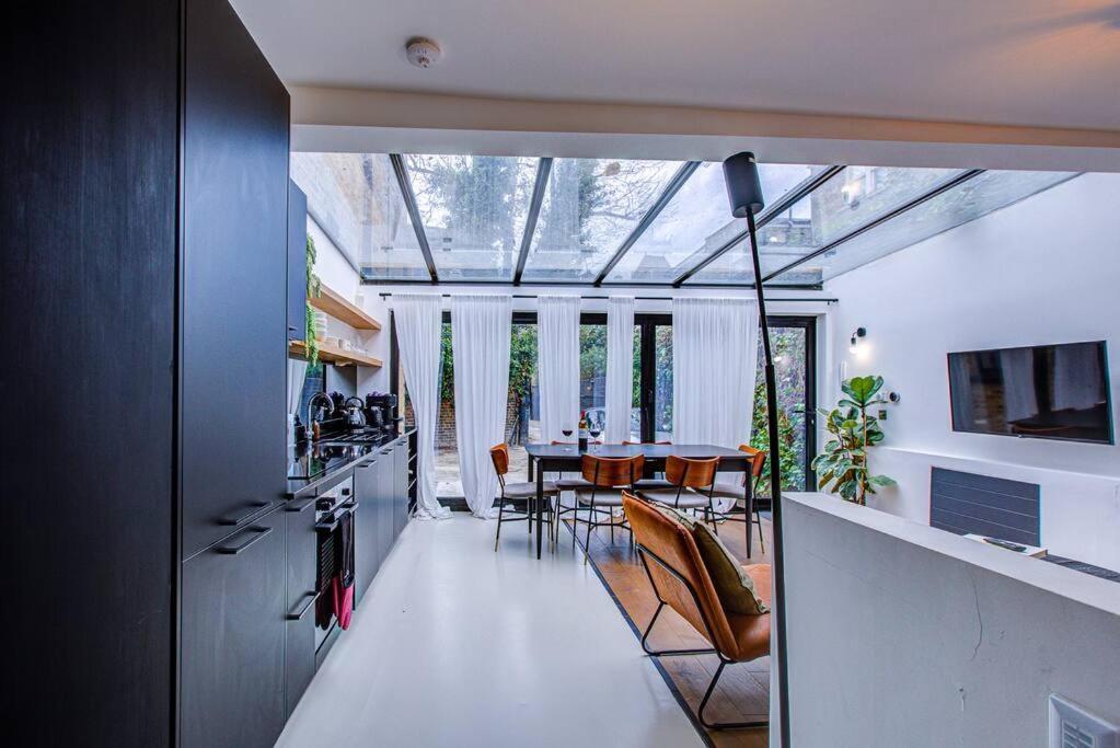 Bright And Airy 1br Unit Near Queen's Park Apartment
