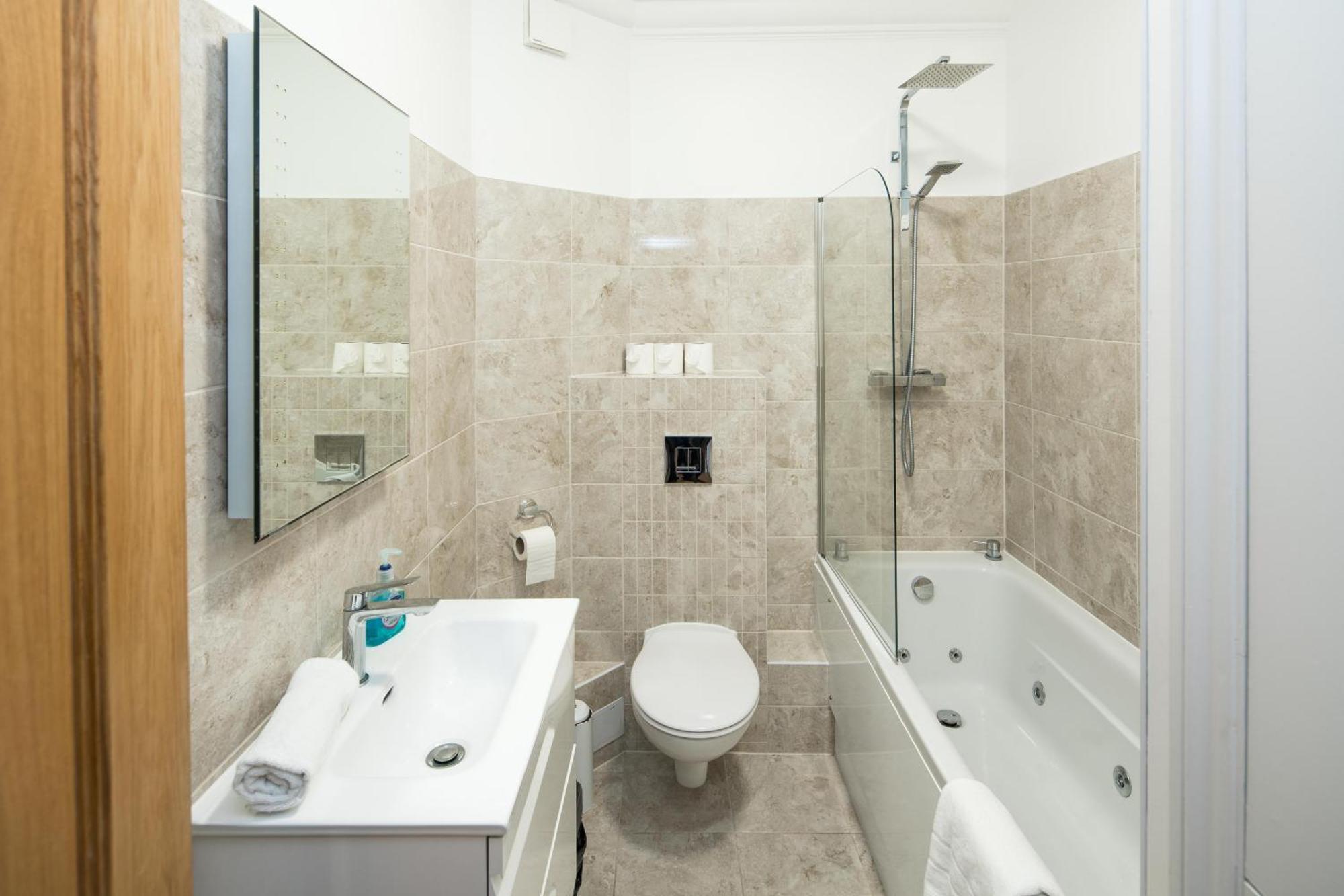 Elegant 1br Near * London