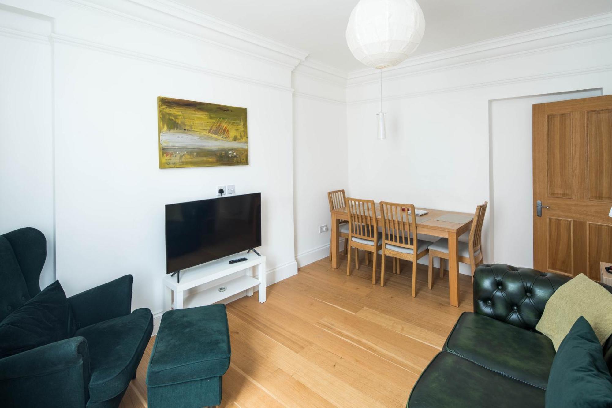Elegant 1br Near * London