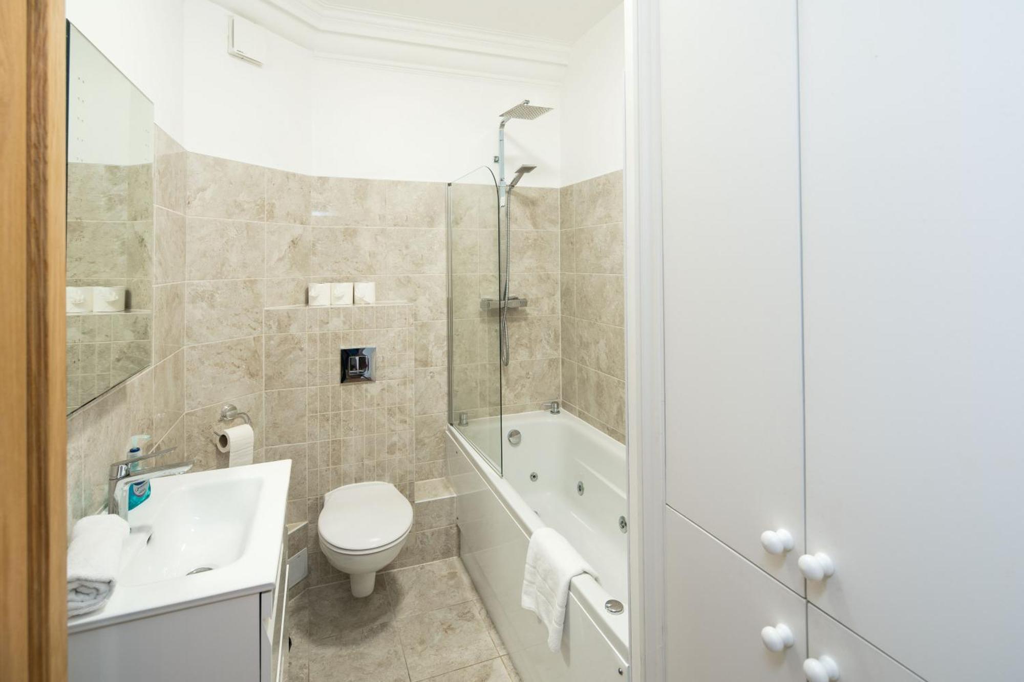 Apartment Elegant 1br Near