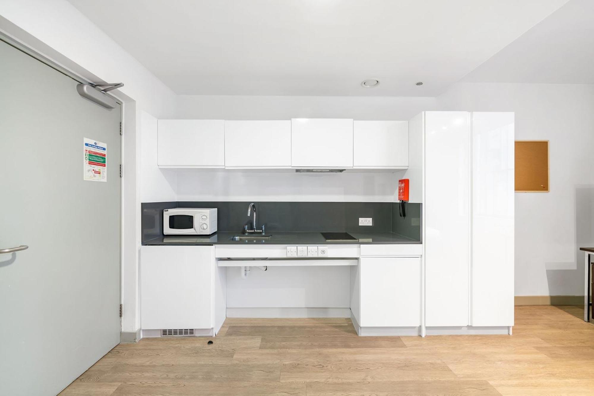 Studios, And Private Bedrooms With Shared Kitchen At Chapter Kings Cross In Apartment *