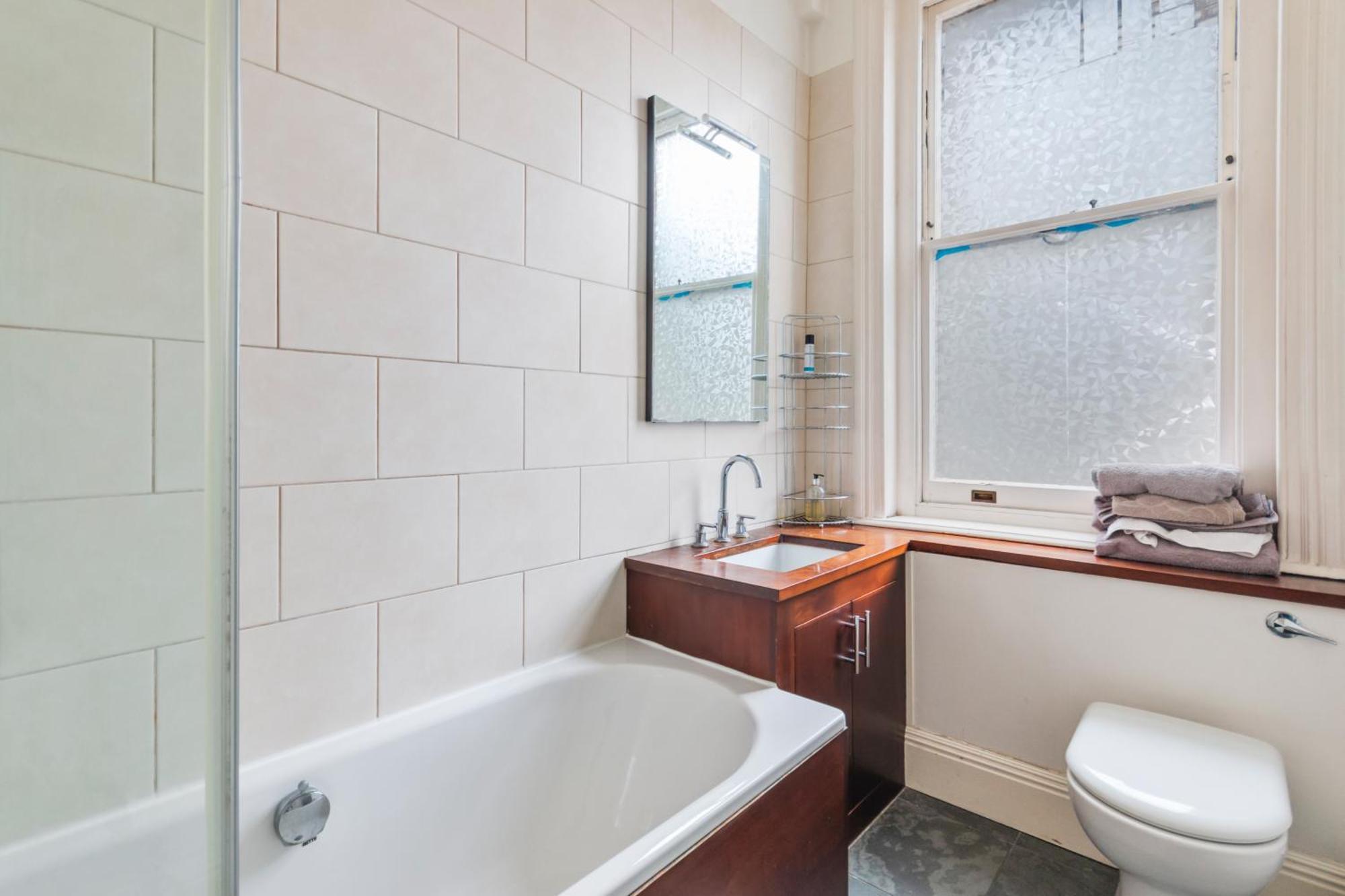 Spacious 1 Bed Holborn London