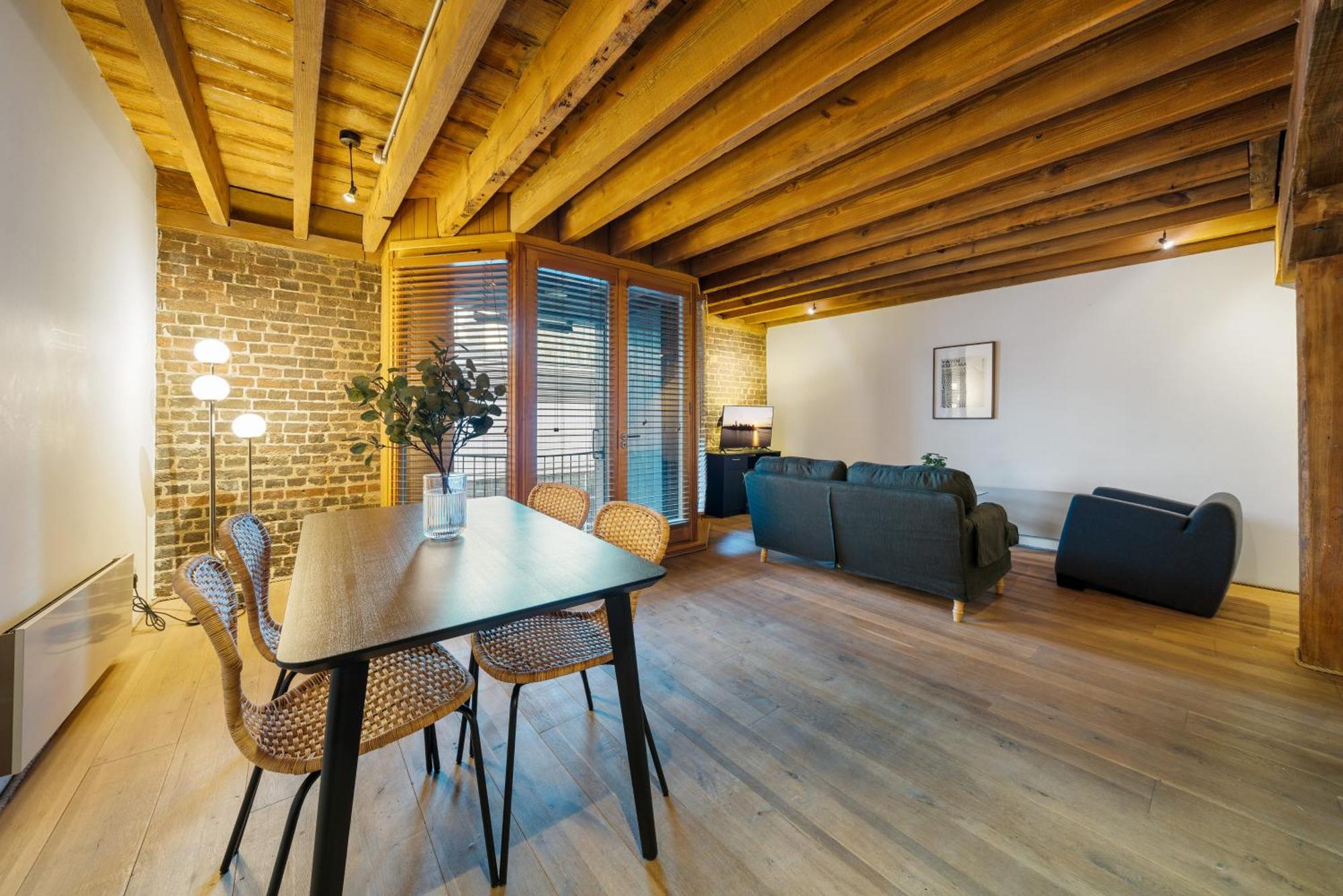 Canary Wharf - Converted Warehouse * London