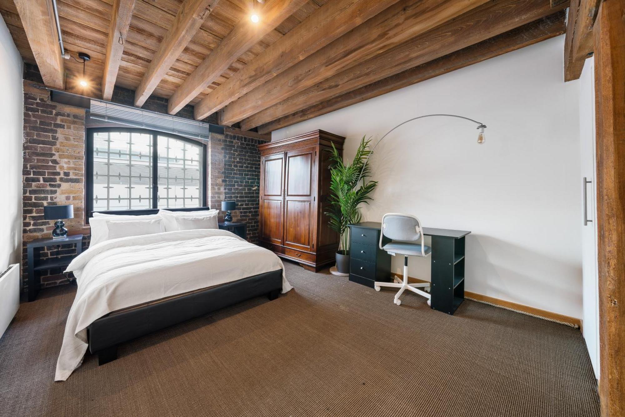 Canary Wharf - Converted Warehouse * London
