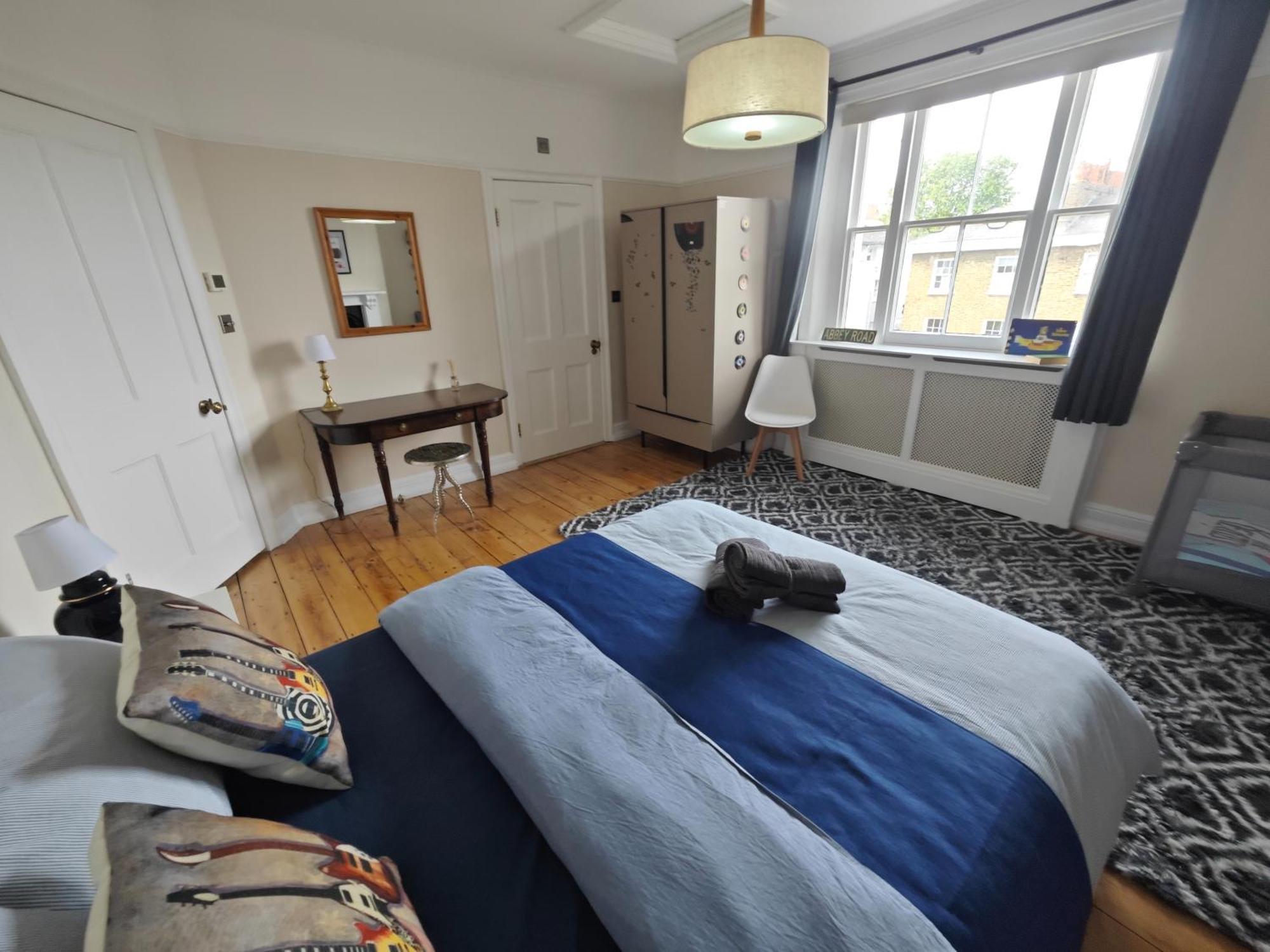 Stunning 4 Bedroom Flat In Regent's Park - Abbey Rd Holiday home *