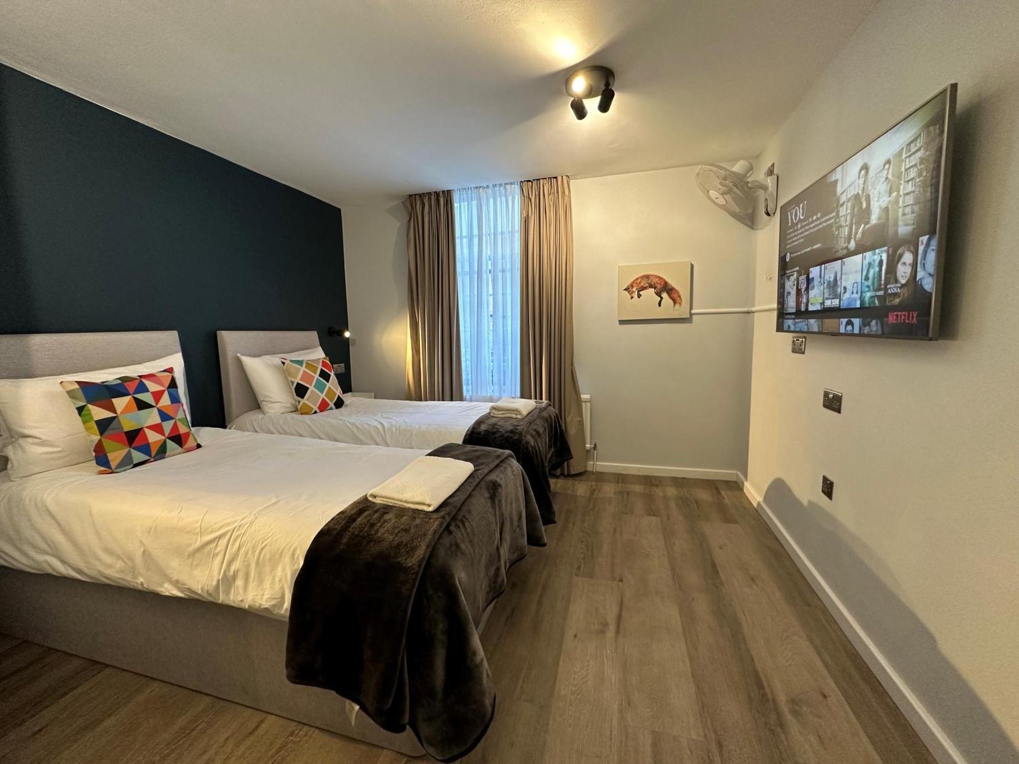 Smart Hyde Park View *
