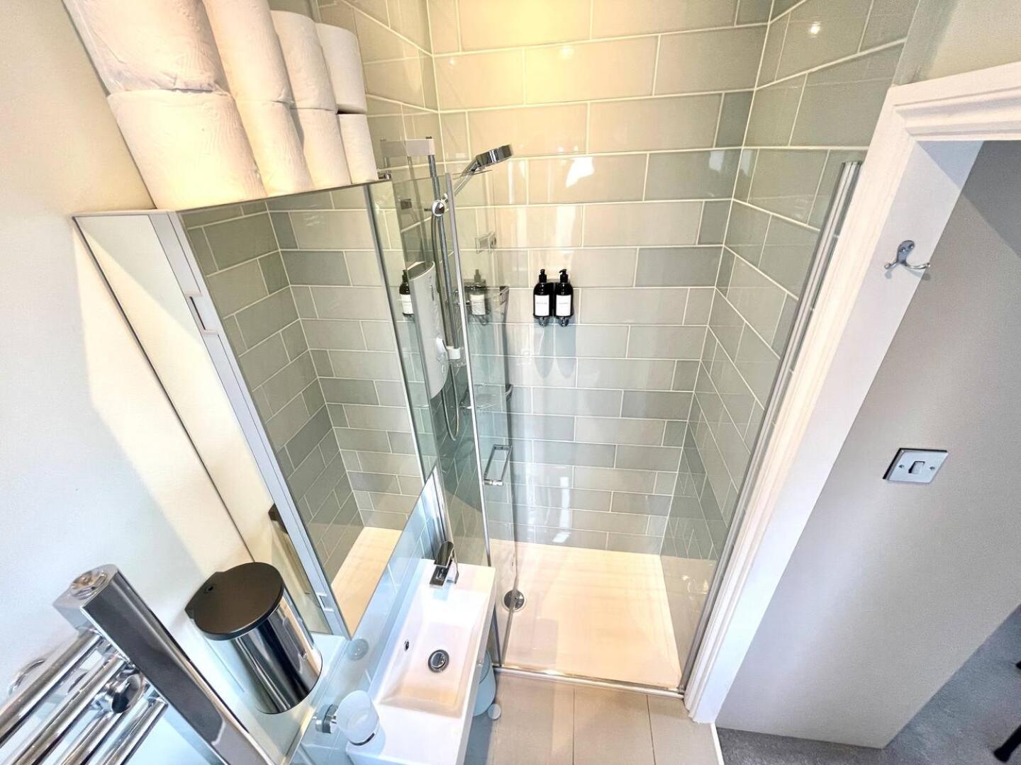 Holiday home Luxury King-bed Ensuite With Tranquil Garden Views London