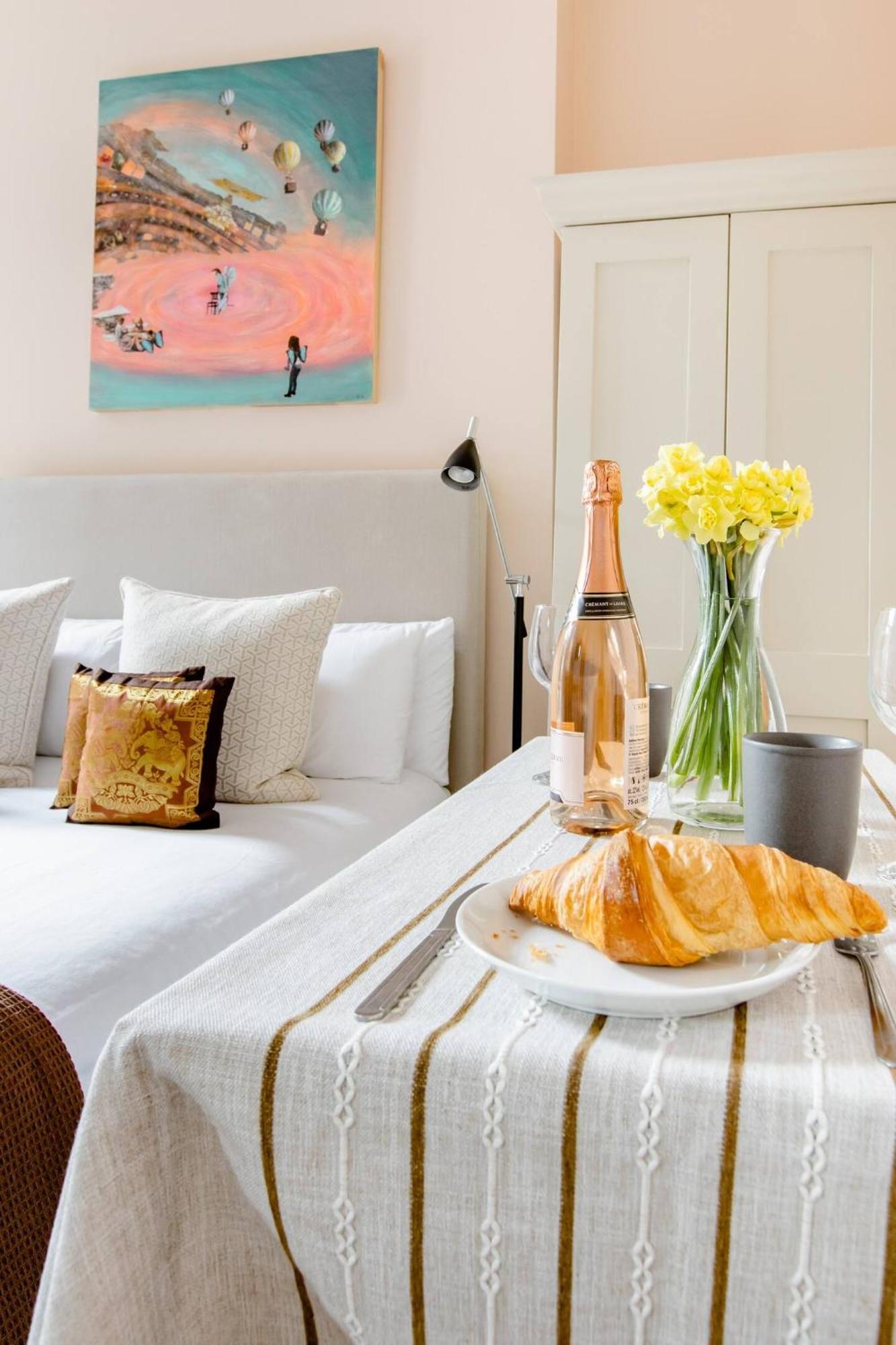 Ferienhaus Luxury King-bed Ensuite With Quiet Private Patio *