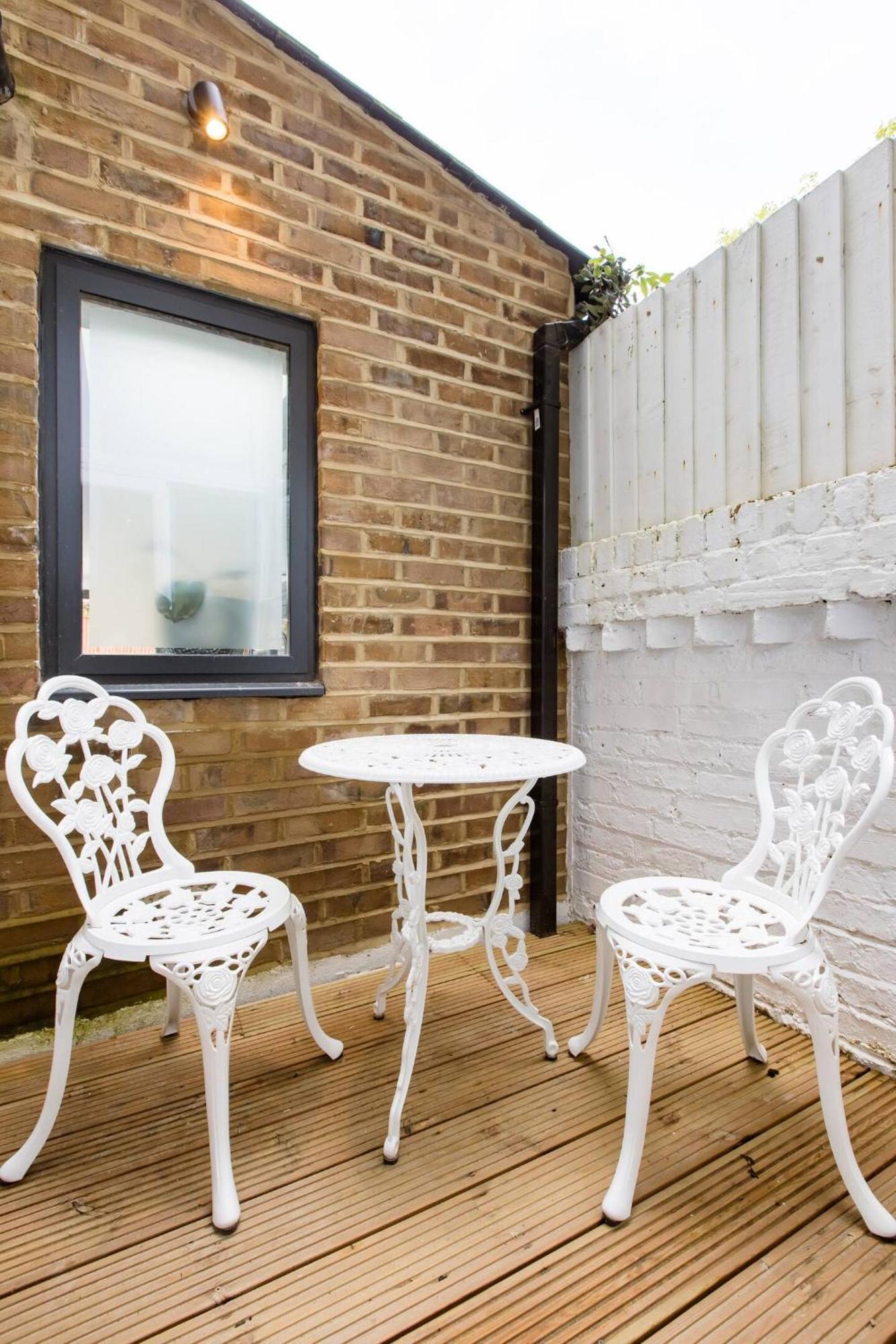Luxury King-bed Ensuite With Quiet Private Patio Ferienhaus *