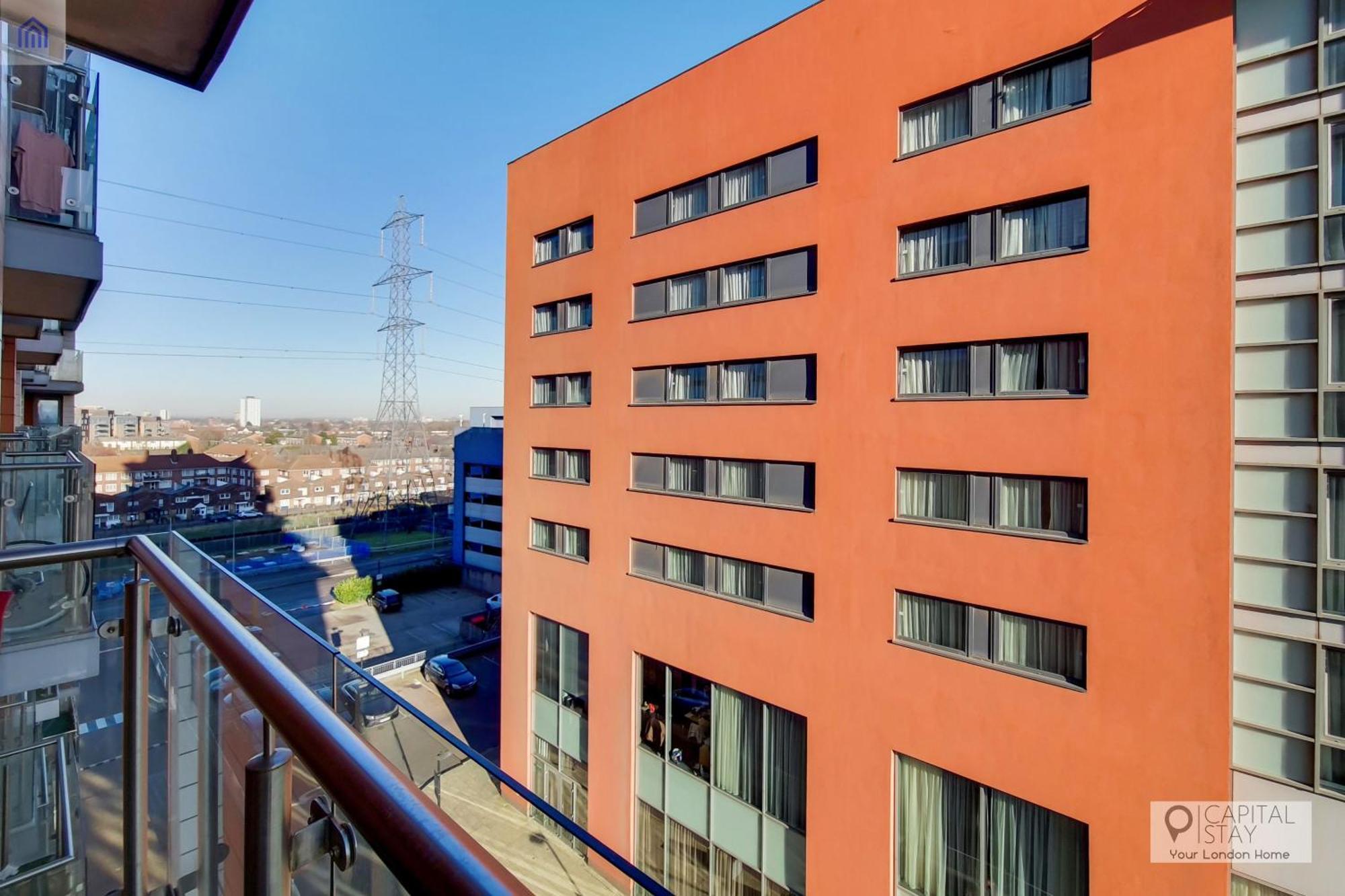Free Parking - Stylish Three Bedroom By Excel Apartment