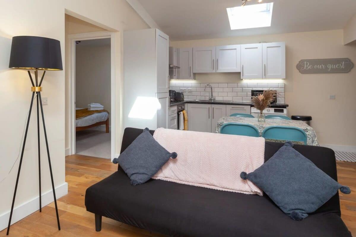 Apartment Modern 2 Bed Attic In Brixton London