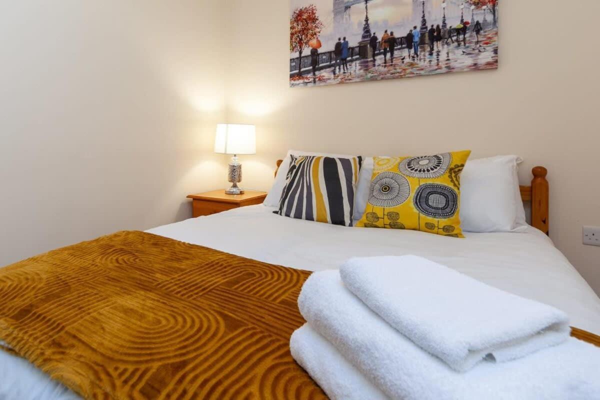Apartment Modern 2 Bed Attic In Brixton *
