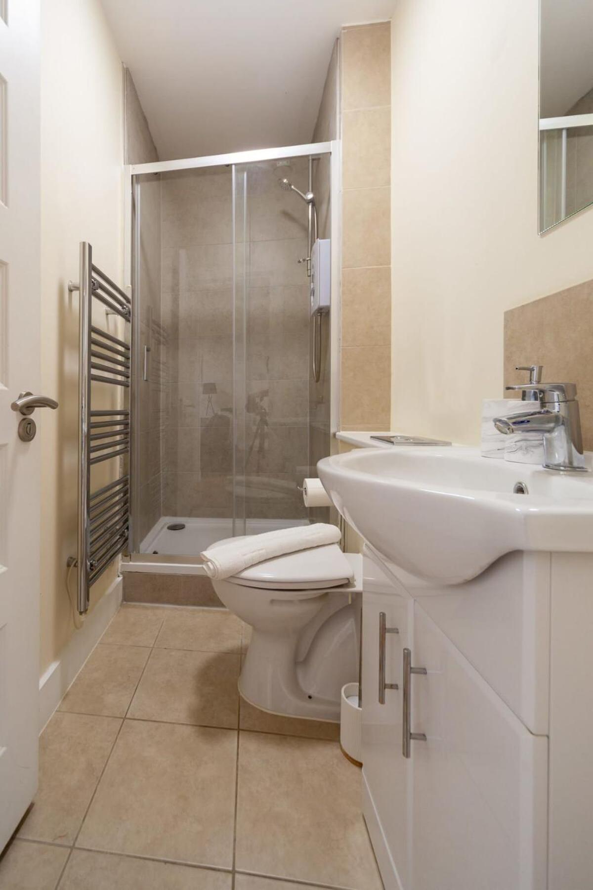 Modern 2 Bed Attic In Brixton * London