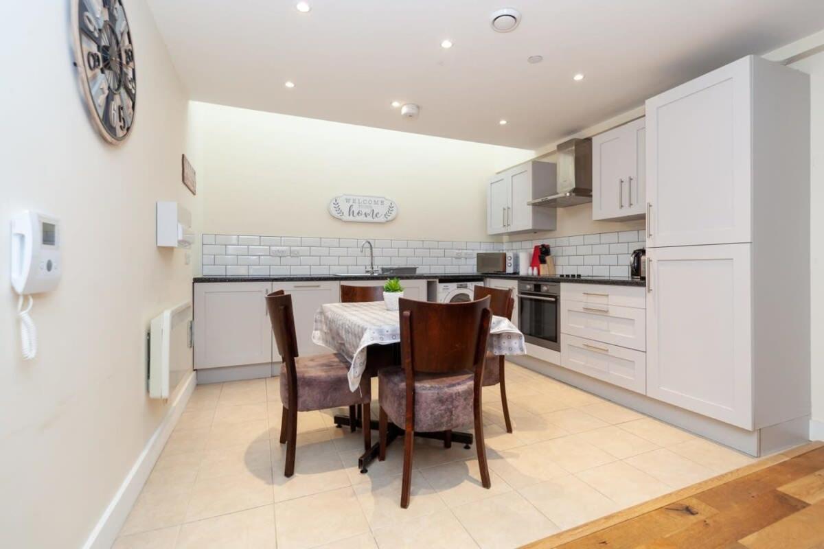 Characterful 2 Bedroom In Brixton * London