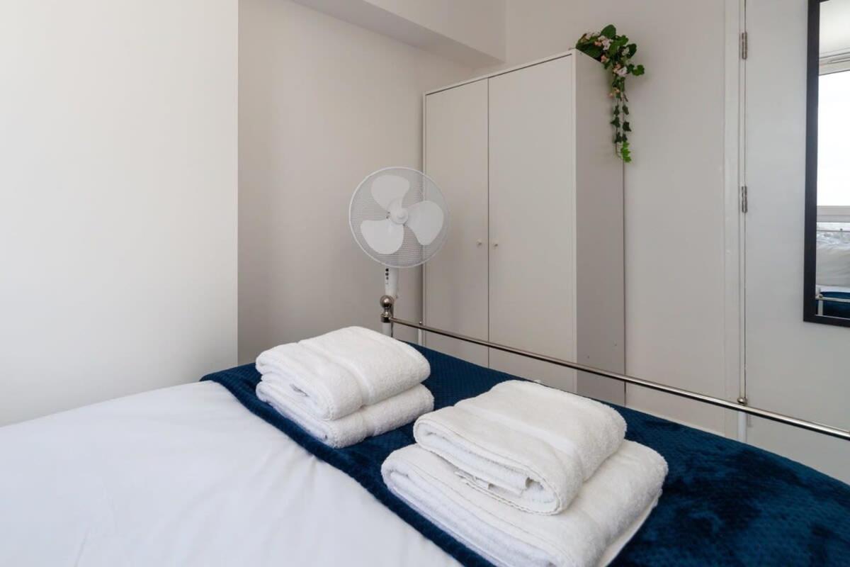Apartment 3 Bedroom Old Street - Amazing Views London