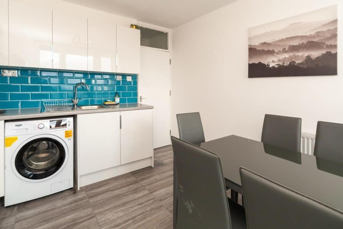 3 Bedroom Old Street - Amazing Views Apartment *