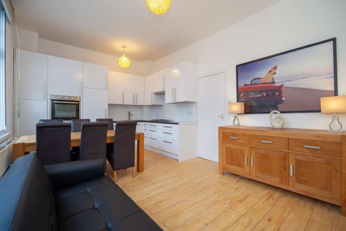 Lovely 2 Bedroom In Tooting Apartment *