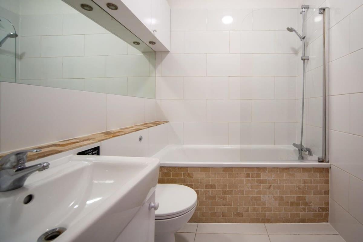 Lovely 2 Bedroom In Tooting Apartment London