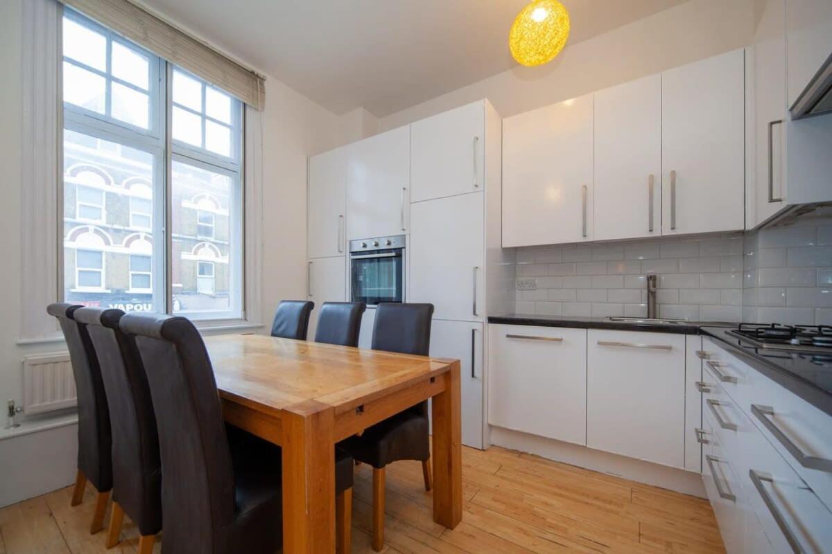 Lovely 2 Bedroom In Tooting Apartment