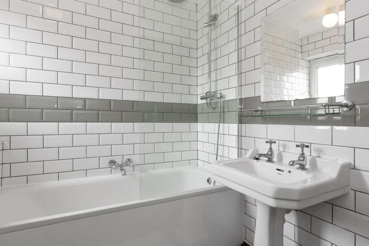 Stylish 2br Flat Bridge Views Apartment *