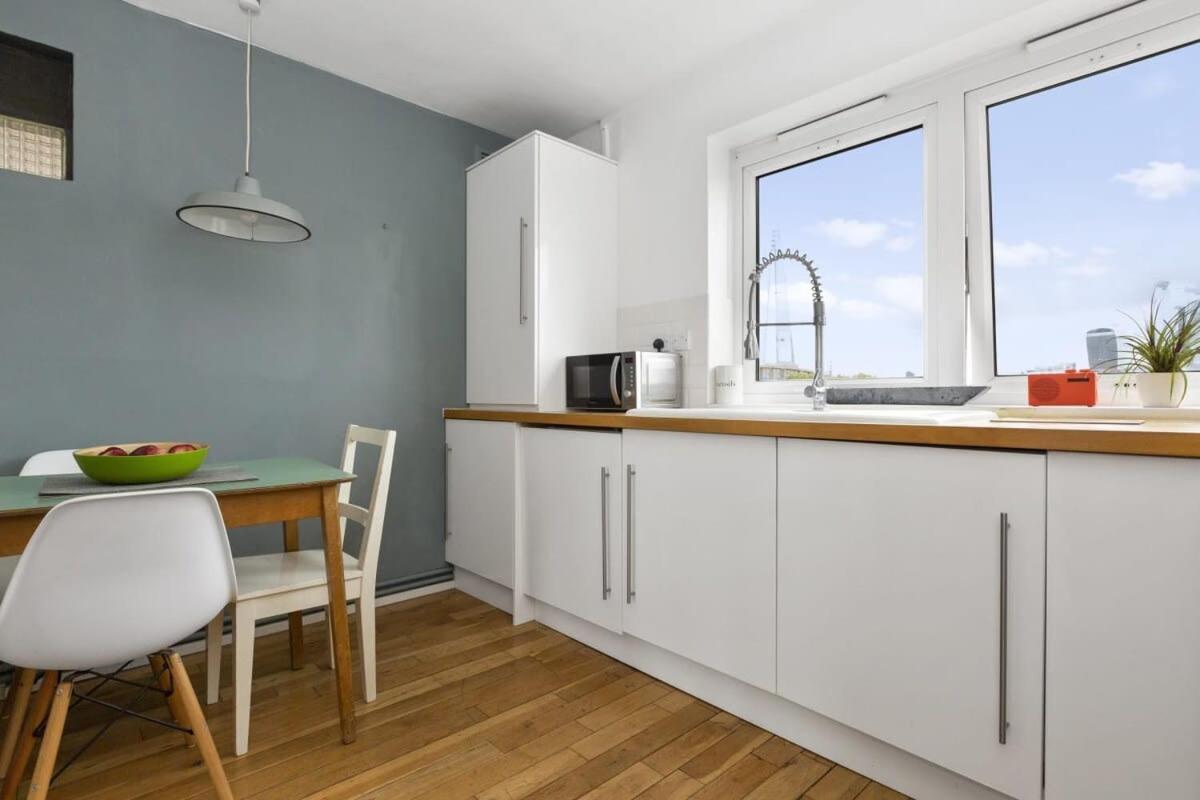 Stylish 2br Flat Bridge Views Apartment London