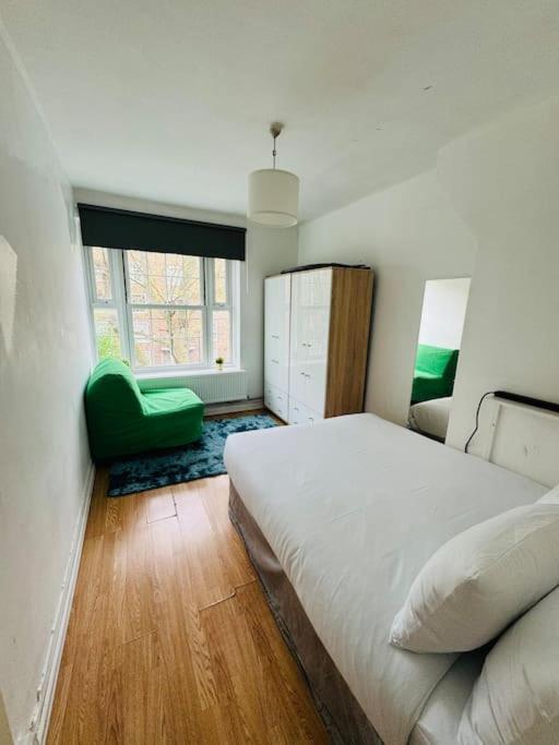 Apartment Lovely 2-bed 15 Mins Walk To The Shard London