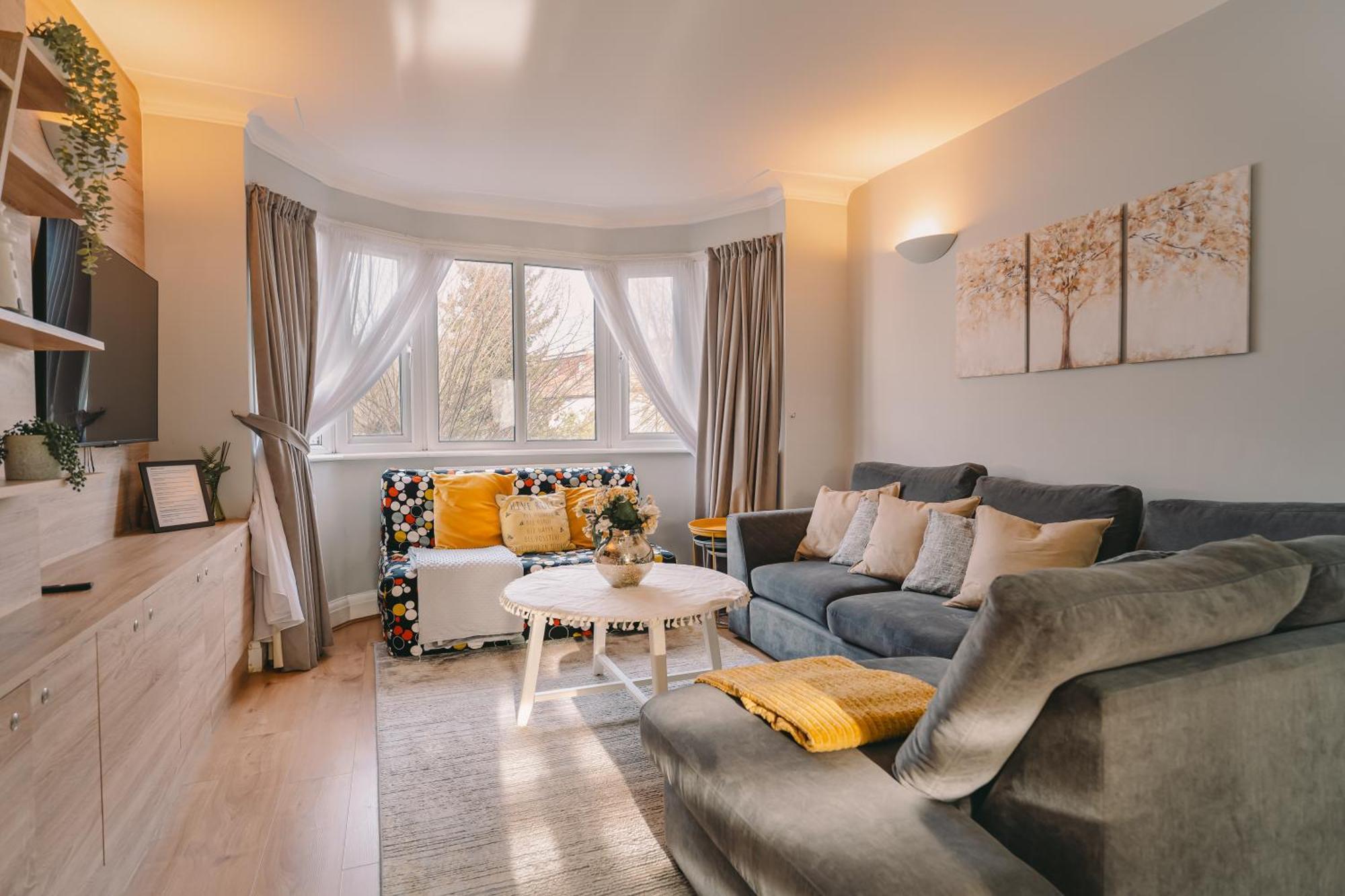 Modern Flat By The Underground. Apartment London