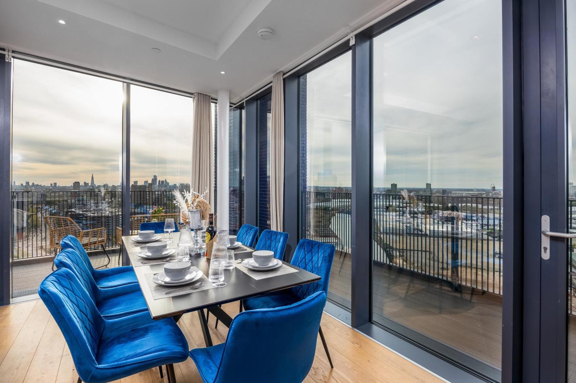 Apartment Luxury & Spacious 2 Bedroom Apt With City Views London