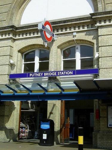 Cozy Double Next To Putney Bridge And High Street * London