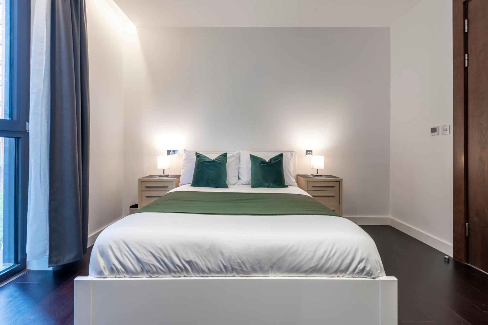 The Embassy Two Bedrooms Devereux Residences London