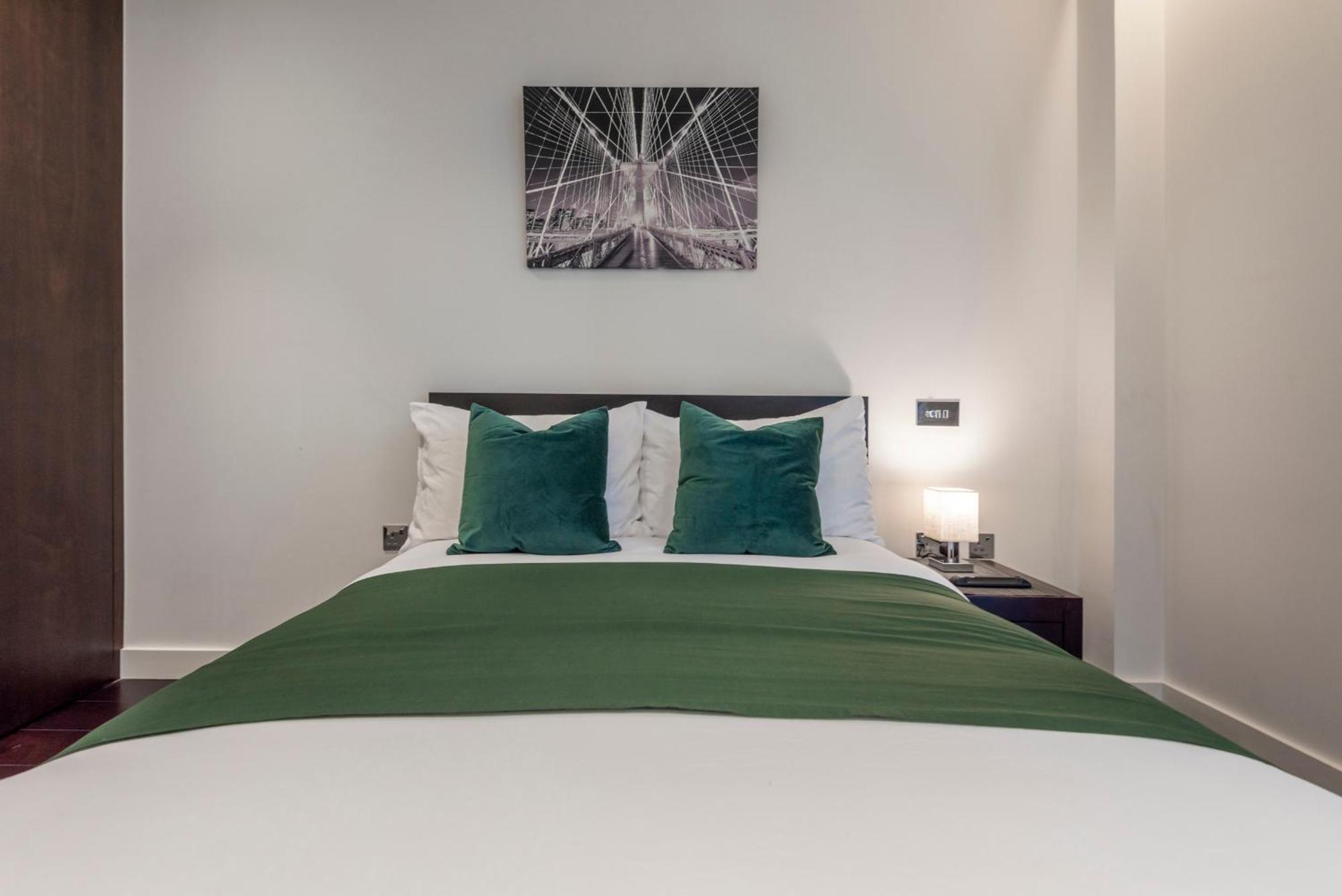 Apartment The Embassy Two Bedrooms Devereux Residences London