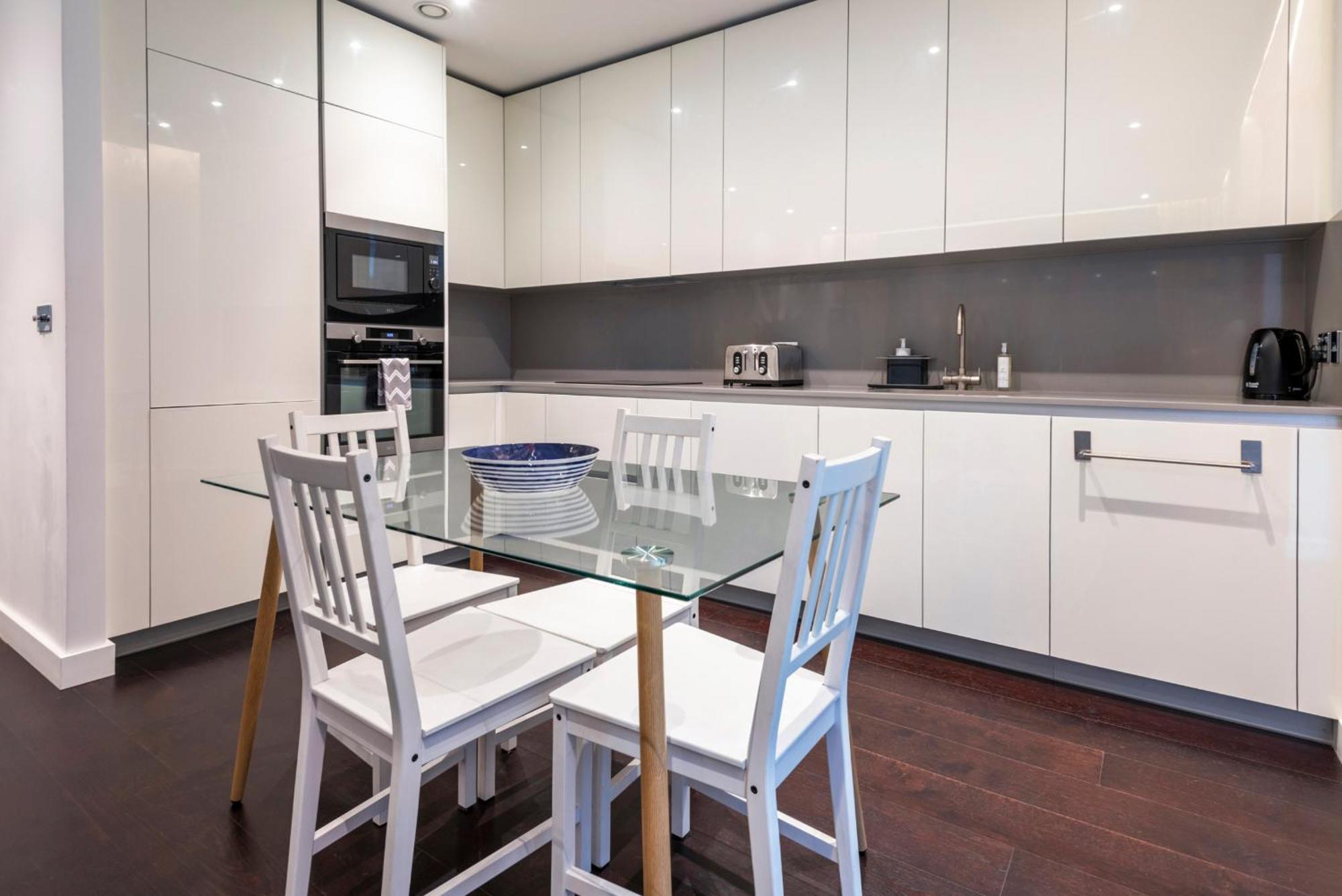 The Embassy Two Bedrooms Devereux Residences *