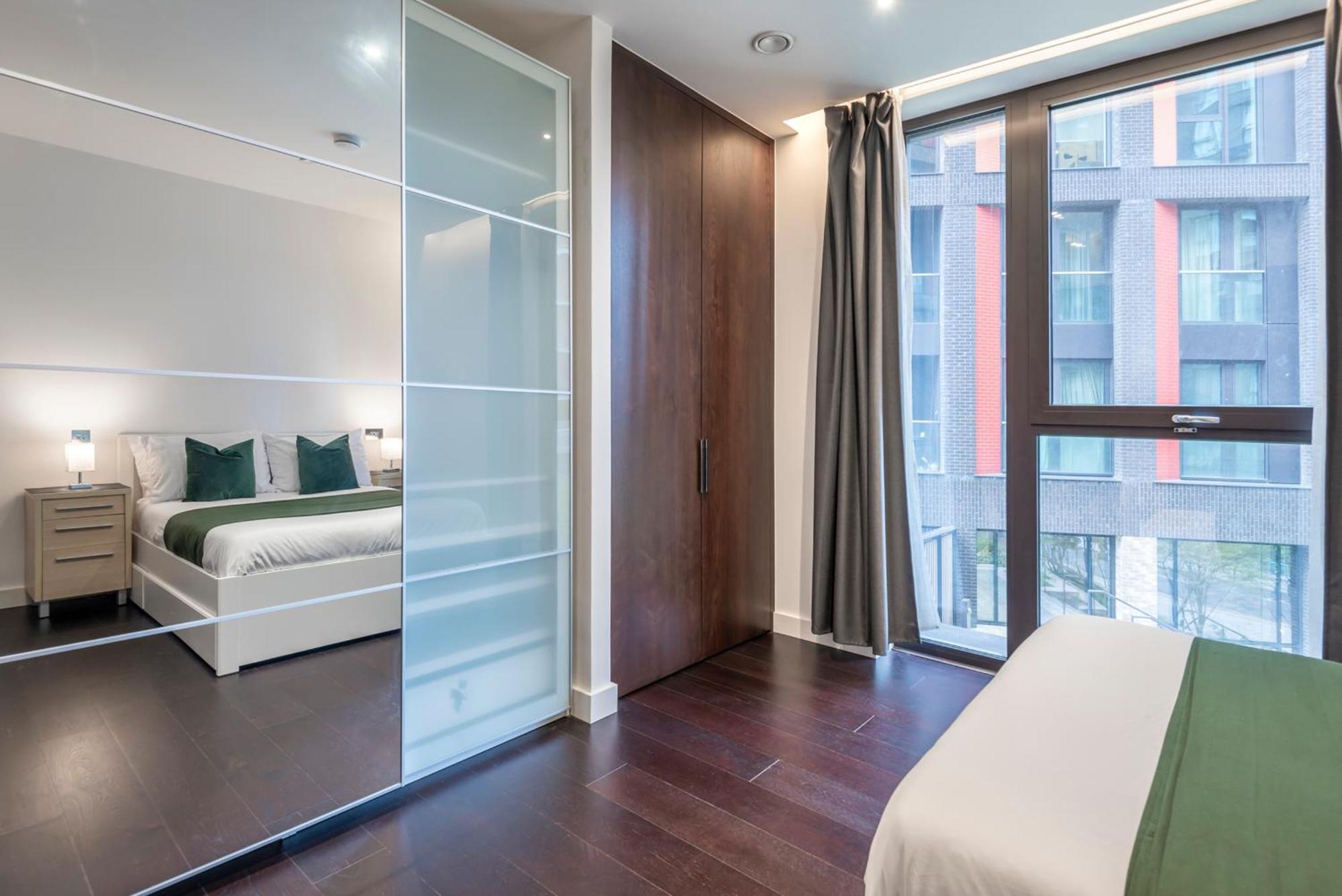 Apartment The Embassy Two Bedrooms Devereux Residences