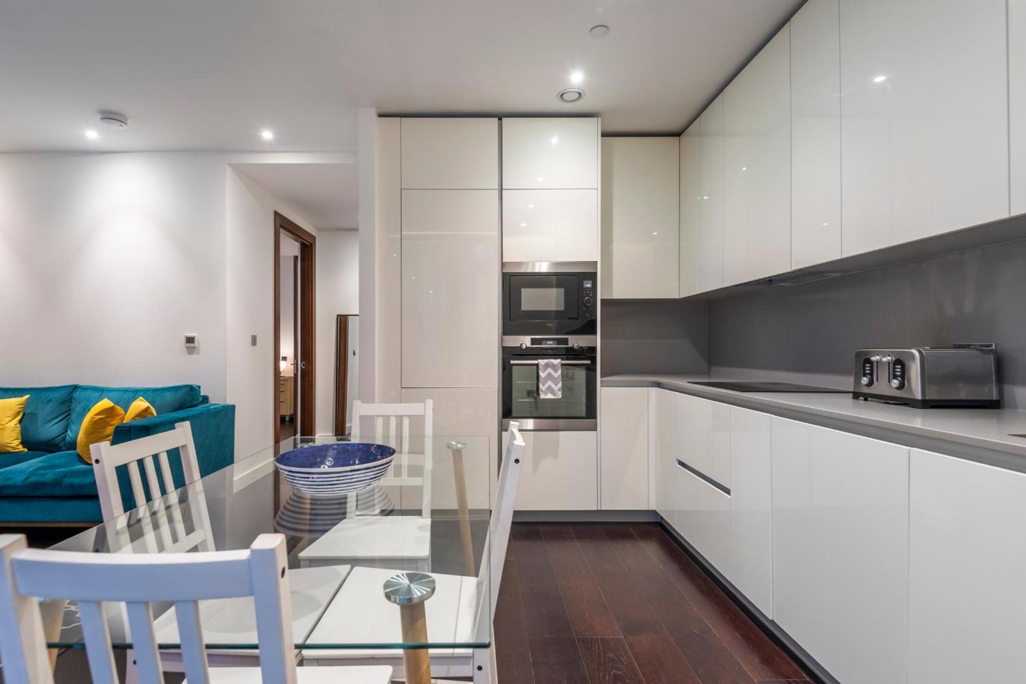 The Embassy Two Bedrooms Devereux Residences *