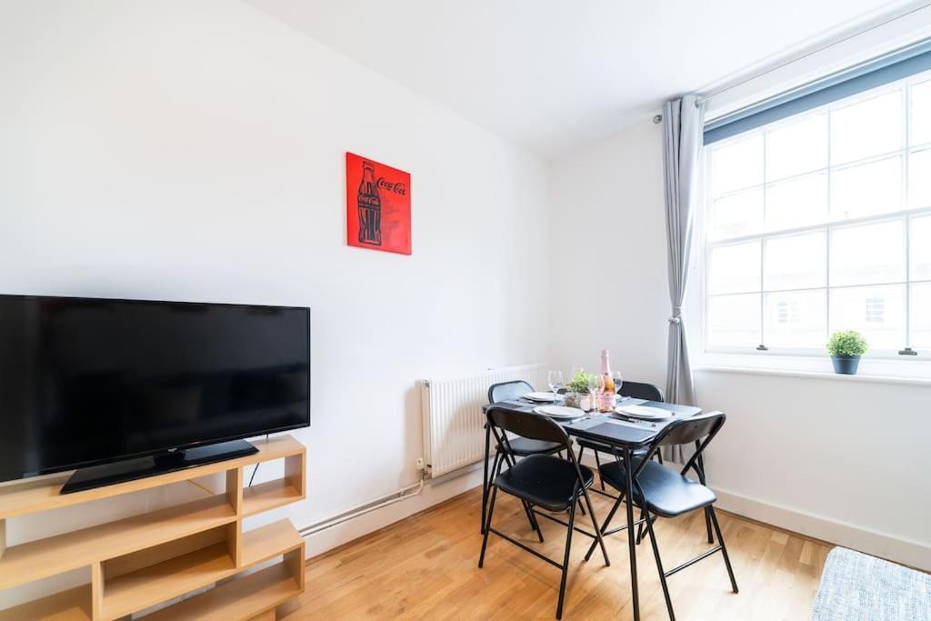 Beautiful One Bedroom Flat In Tavistock Place Apartment