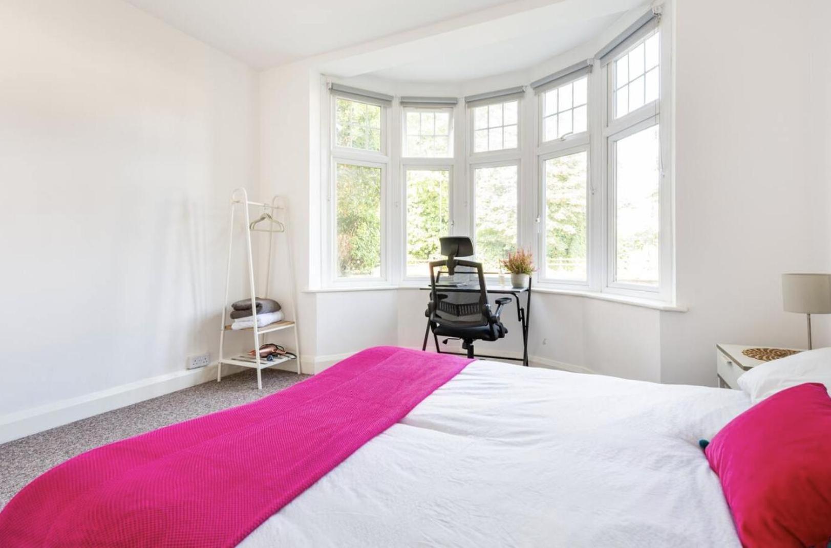 Apartment Beautiful 1-bed With Garden In *